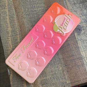 Too Faced Sweet Peach Eyeshadow Palette🍑